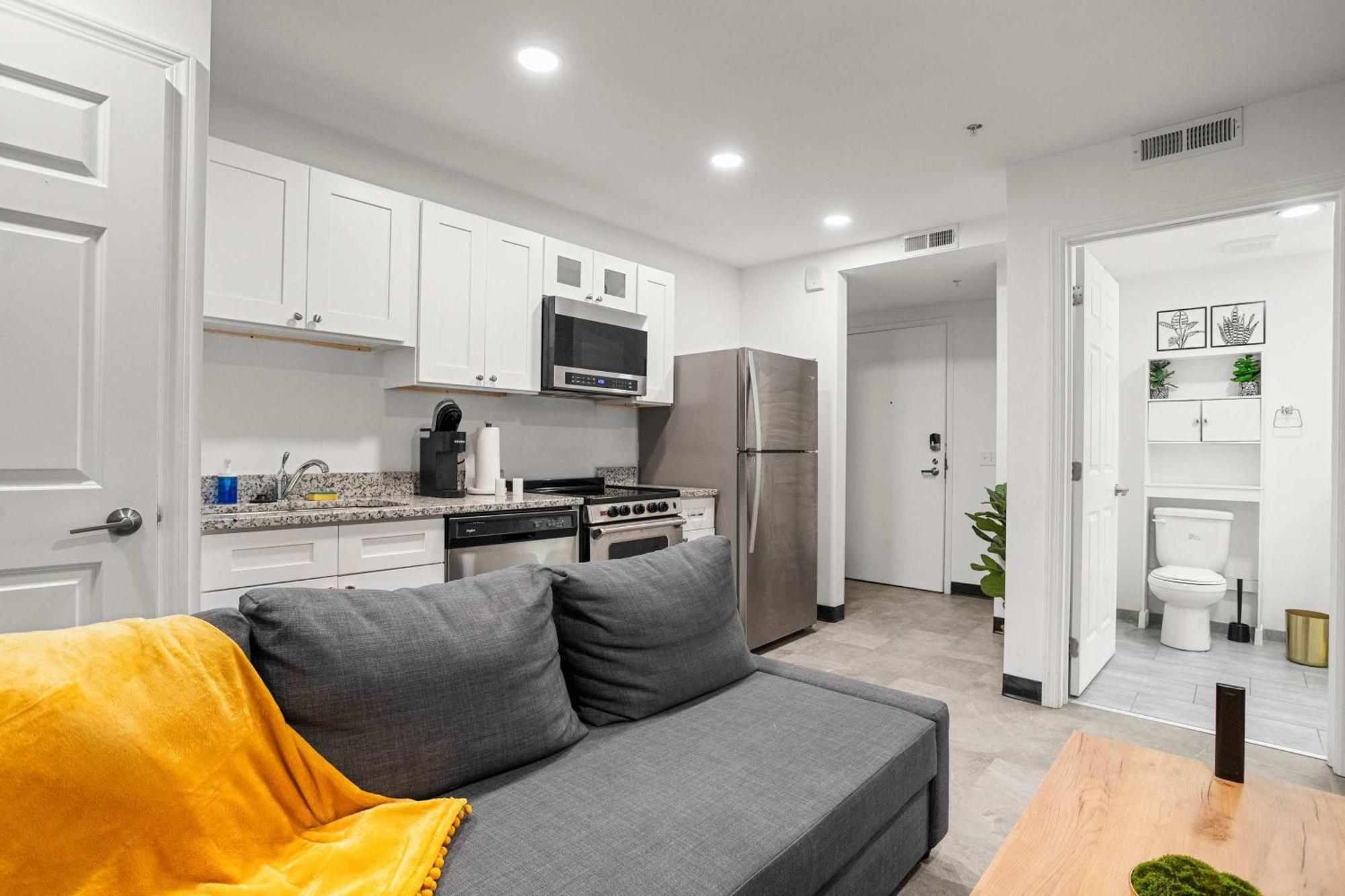 Cozysuites Stunning 1br In Downtown Pitts #4 Apartment *